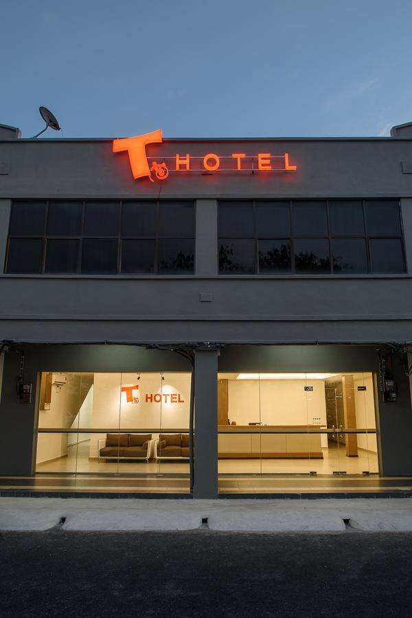 Hotel T Anggerik 3*