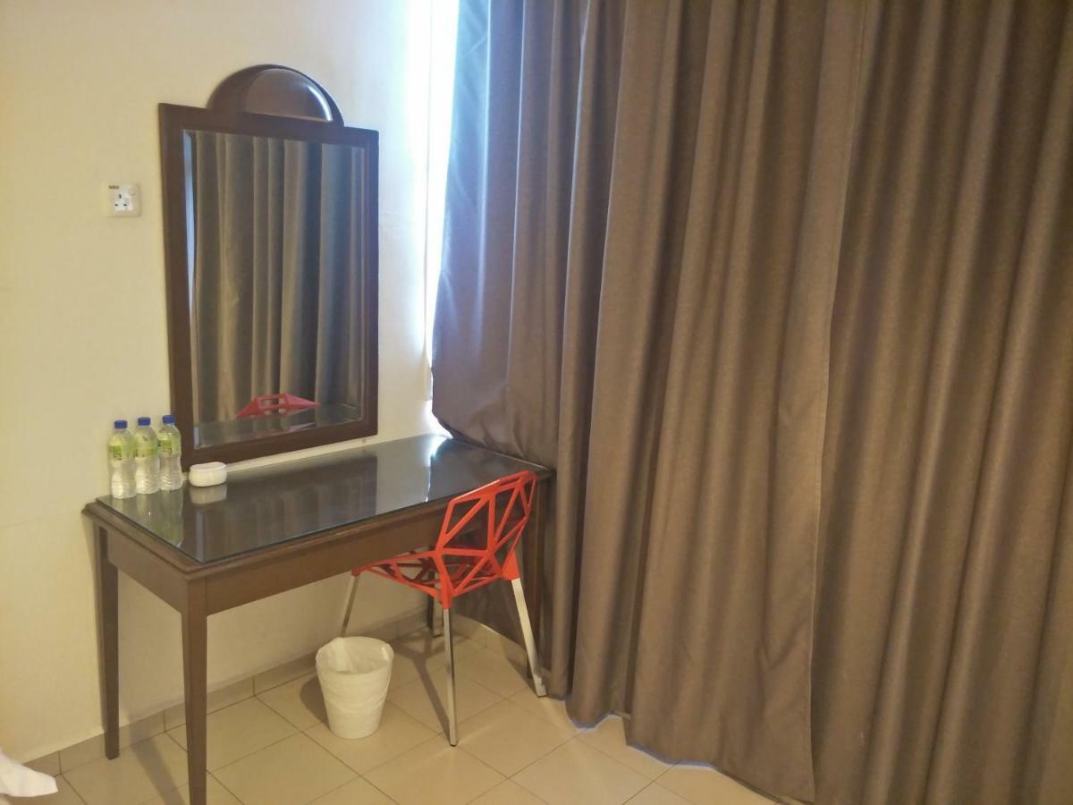 Hotel T Anggerik 3*